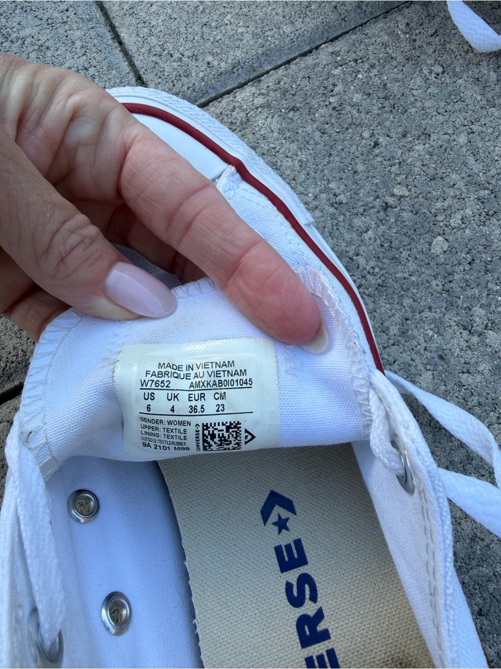 Converse Low Top Sneakers - Picture 4 of 4